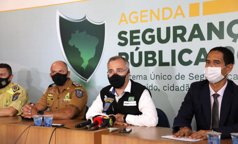 O ministro da Justiça e Segurança Pública, André Mendonça, esteve em São José dos Pinhais, na Região Metropolitana de Curitiba, para conhecer de perto algumas ações da Secretaria da Segurança Pública do Paraná na região. - Curitiba, 18/02/2021 - Foto: Divulgação SESP-PR