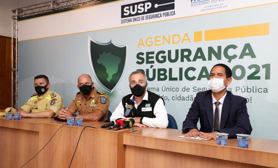 O ministro da Justiça e Segurança Pública, André Mendonça, esteve em São José dos Pinhais, na Região Metropolitana de Curitiba, para conhecer de perto algumas ações da Secretaria da Segurança Pública do Paraná na região. - Curitiba, 18/02/2021 - Foto: Divulgação SESP-PR