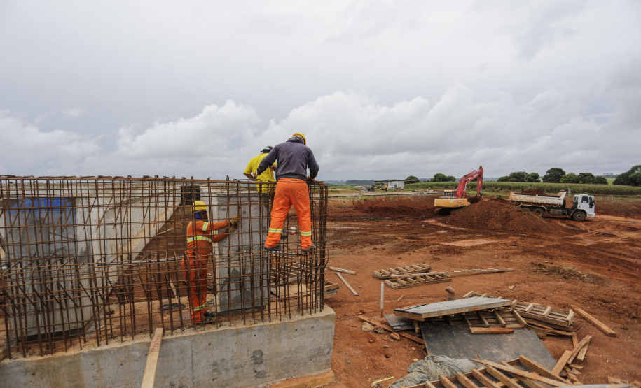 CASTRO - 11-02-2021 - OBRAS PARANÁ - OBRAS DO TREVO DE CESSO A CASTRO - FOTO: JONATHAN CAMPOS / AEN