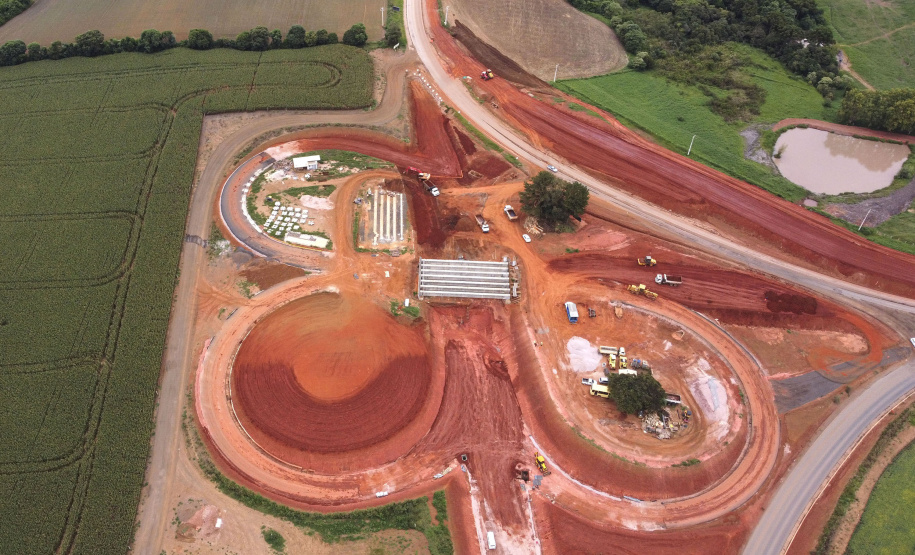 CASTRO - 11-02-2021 - OBRAS PARANÁ - OBRAS DO TREVO DE CESSO A CASTRO - FOTO: JONATHAN CAMPOS / AEN