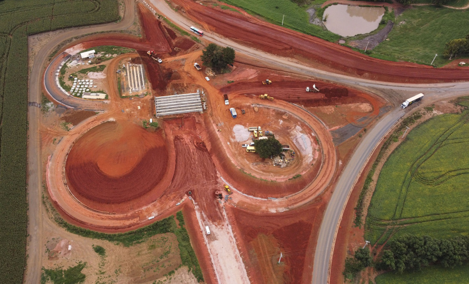 CASTRO - 11-02-2021 - OBRAS PARANÁ - OBRAS DO TREVO DE CESSO A CASTRO - FOTO: JONATHAN CAMPOS / AEN