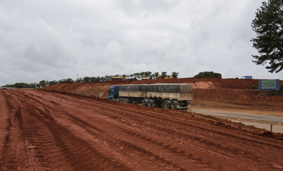 CASTRO - 11-02-2021 - OBRAS PARANÁ - OBRAS DO TREVO DE CESSO A CASTRO - FOTO: JONATHAN CAMPOS / AEN