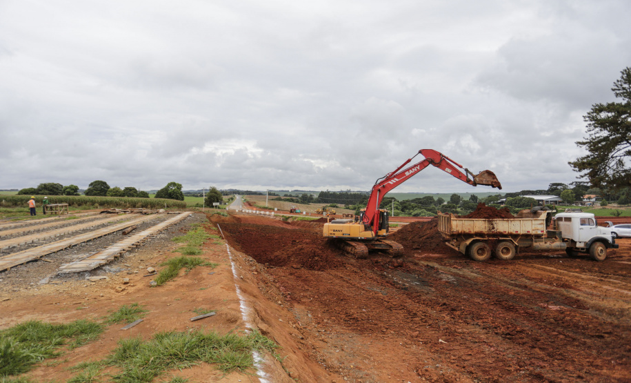 CASTRO - 11-02-2021 - OBRAS PARANÁ - OBRAS DO TREVO DE CESSO A CASTRO - FOTO: JONATHAN CAMPOS / AEN