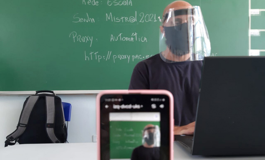 Colégios estaduais promovem treinamento e recebem insumos e melhorias  -  Foto: Divulgação SEED