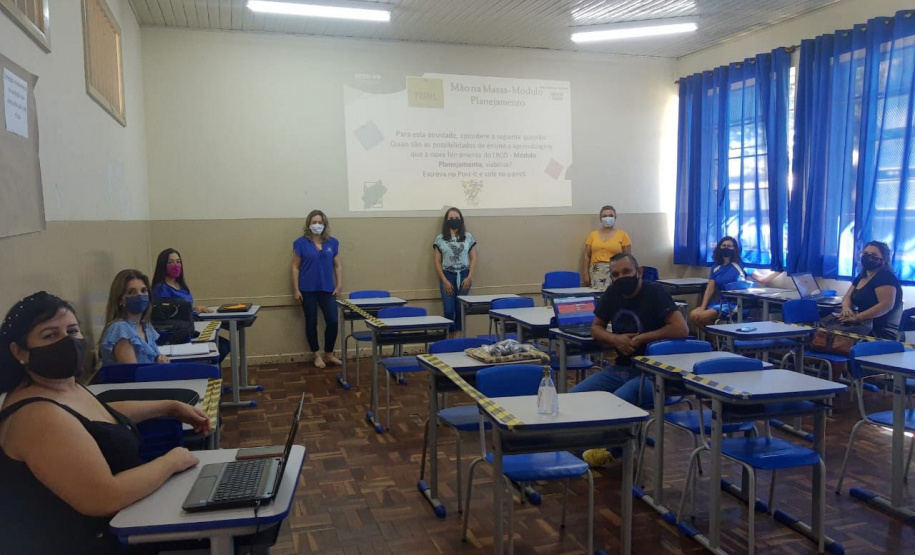 Colégios estaduais promovem treinamento e recebem insumos e melhorias  -  Foto: Divulgação SEED