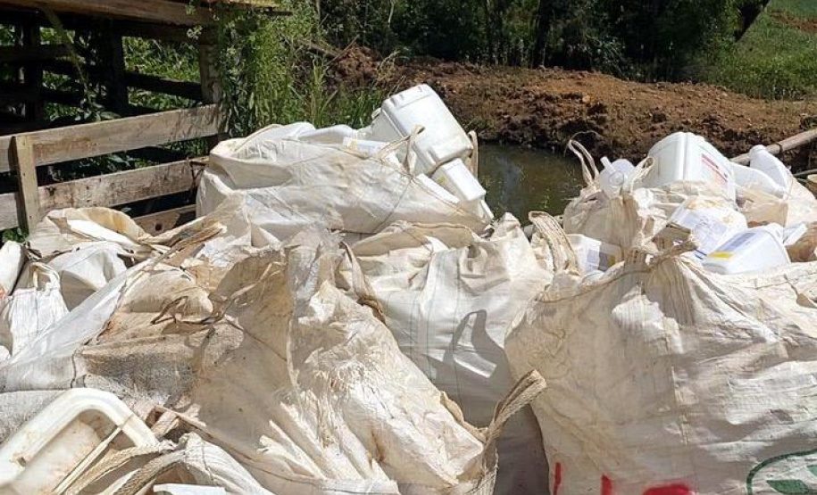Fiscais do Escritório Regional de União da Vitória do Instituto Água e Terra (IAT) encontraram, nesta sexta-feira (19), diversas irregularidades ambientais em uma propriedade rural de General Carneiro, no extremo Sul do Paraná.  General Carneiro, 19/02/2021  -  Foto: Divulgação SEDEST/IAT