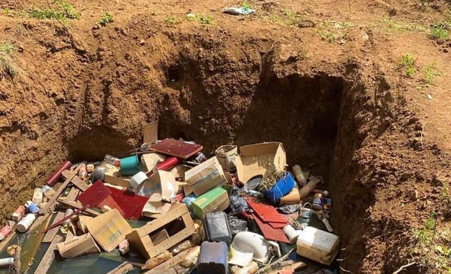 Fiscais do Escritório Regional de União da Vitória do Instituto Água e Terra (IAT) encontraram, nesta sexta-feira (19), diversas irregularidades ambientais em uma propriedade rural de General Carneiro, no extremo Sul do Paraná.  General Carneiro, 19/02/2021  -  Foto: Divulgação SEDEST/IAT