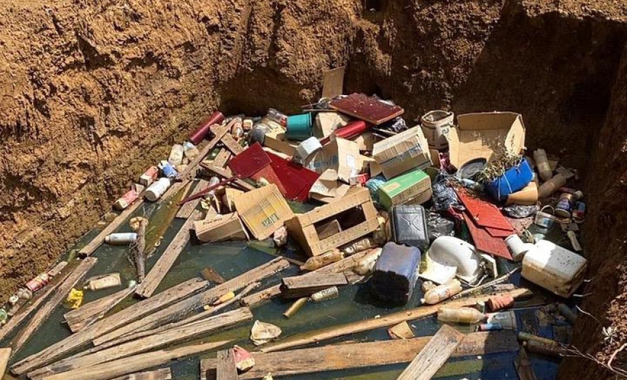 Fiscais do Escritório Regional de União da Vitória do Instituto Água e Terra (IAT) encontraram, nesta sexta-feira (19), diversas irregularidades ambientais em uma propriedade rural de General Carneiro, no extremo Sul do Paraná.  General Carneiro, 19/02/2021  -  Foto: Divulgação SEDEST/IAT