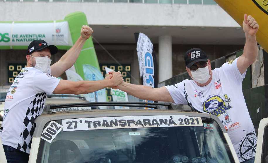 Os 110 veículos, com competidores de 13 estados, percorreram mais de mil quilômetros de estradas de terra e regiões rurais. A competição começou em Foz do Iguaçu, no dia 17 e terminou neste sábado (20) no Palácio Iguaçu, em Curitiba