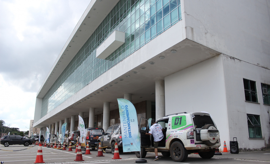 Os 110 veículos, com competidores de 13 estados, percorreram mais de mil quilômetros de estradas de terra e regiões rurais. A competição começou em Foz do Iguaçu, no dia 17 e terminou neste sábado (20) no Palácio Iguaçu, em Curitiba