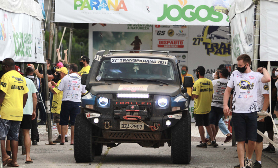 Chegada da 27ª edição do Rallye Transparaná, no Palácio Iguaçu, em Curitiba - Curitiba, 20/02/2021 - Foto: Alessandro Vieira/AEN