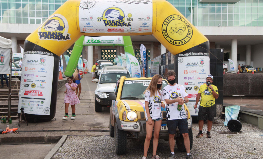 Chegada da 27ª edição do Rallye Transparaná, no Palácio Iguaçu, em Curitiba - Curitiba, 20/02/2021 - Foto: Alessandro Vieira/AEN