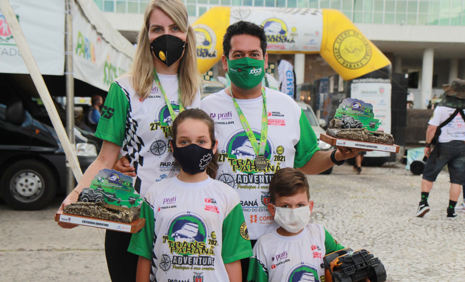 Chegada da 27ª edição do Rallye Transparaná, no Palácio Iguaçu, em Curitiba - Curitiba, 20/02/2021 - Foto: Alessandro Vieira/AEN