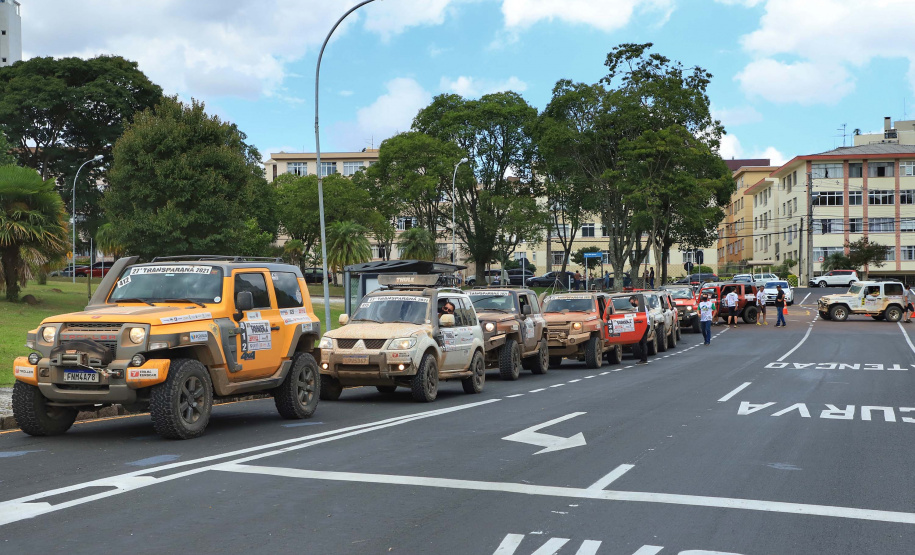 Chegada da 27ª edição do Rallye Transparaná, no Palácio Iguaçu, em Curitiba  -  Curitiba, 20/02/2021  -  Foto: José Fernando Ogura/AEN