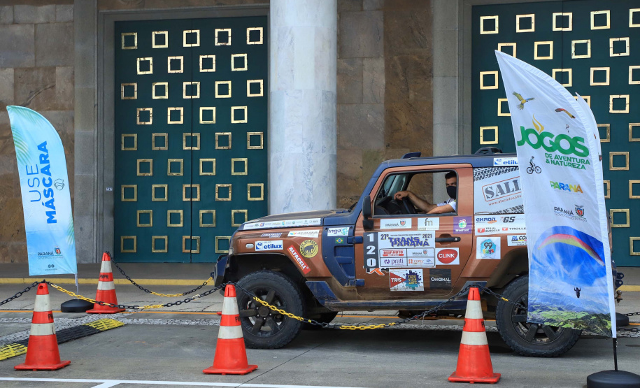 Chegada da 27ª edição do Rallye Transparaná, no Palácio Iguaçu, em Curitiba  -  Curitiba, 20/02/2021  -  Foto: José Fernando Ogura/AEN