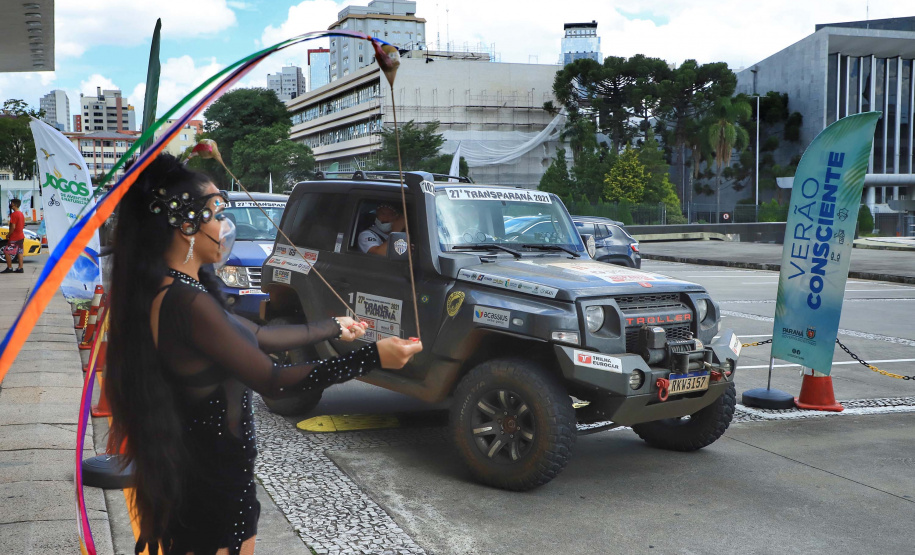 Chegada da 27ª edição do Rallye Transparaná, no Palácio Iguaçu, em Curitiba  -  Curitiba, 20/02/2021  -  Foto: José Fernando Ogura/AEN