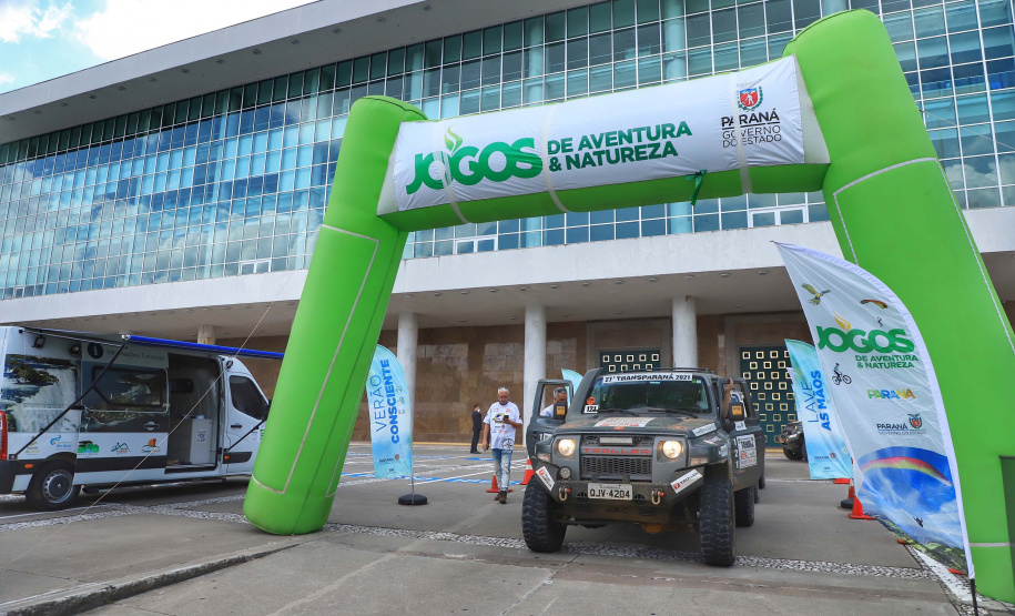 Chegada da 27ª edição do Rallye Transparaná, no Palácio Iguaçu, em Curitiba  -  Curitiba, 20/02/2021  -  Foto: José Fernando Ogura/AEN