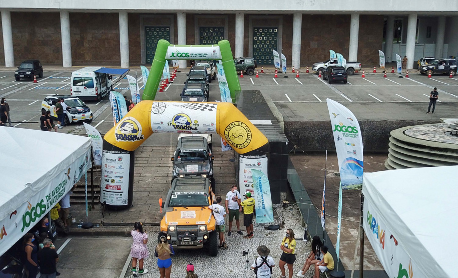Chegada da 27ª edição do Rallye Transparaná, no Palácio Iguaçu, em Curitiba  -  Curitiba, 20/02/2021  -  Foto: José Fernando Ogura/AEN