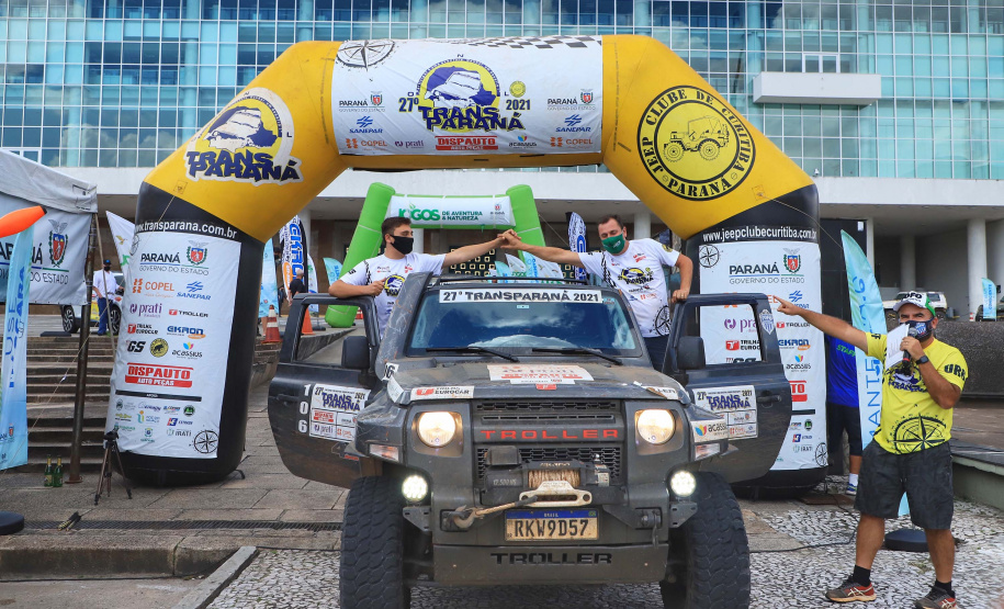 Chegada da 27ª edição do Rallye Transparaná, no Palácio Iguaçu, em Curitiba  -  Curitiba, 20/02/2021  -  Foto: José Fernando Ogura/AEN