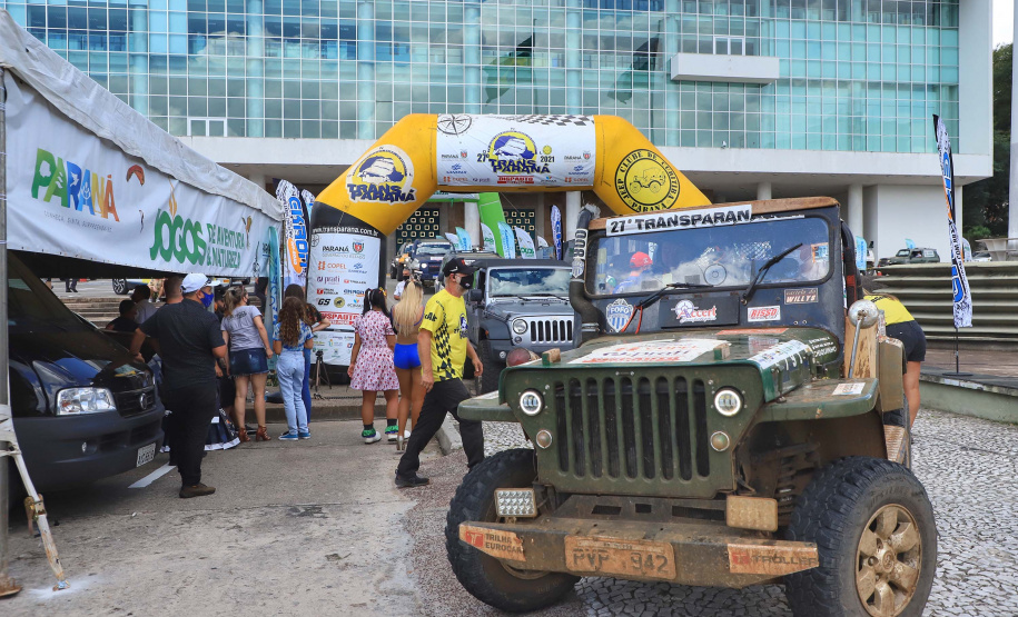 Chegada da 27ª edição do Rallye Transparaná, no Palácio Iguaçu, em Curitiba  -  Curitiba, 20/02/2021  -  Foto: José Fernando Ogura/AEN