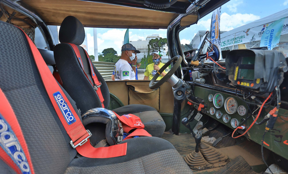 Chegada da 27ª edição do Rallye Transparaná, no Palácio Iguaçu, em Curitiba  -  Curitiba, 20/02/2021  -  Foto: José Fernando Ogura/AEN