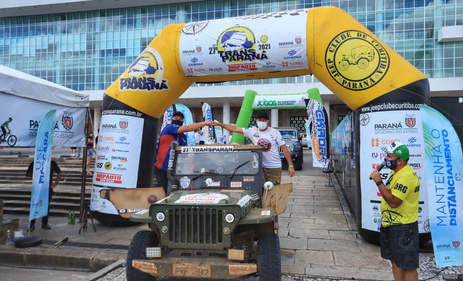 Chegada da 27ª edição do Rallye Transparaná, no Palácio Iguaçu, em Curitiba  -  Curitiba, 20/02/2021  -  Foto: José Fernando Ogura/AEN