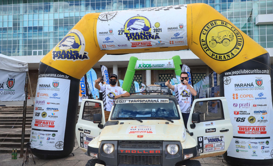 Chegada da 27ª edição do Rallye Transparaná, no Palácio Iguaçu, em Curitiba  -  Curitiba, 20/02/2021  -  Foto: José Fernando Ogura/AEN