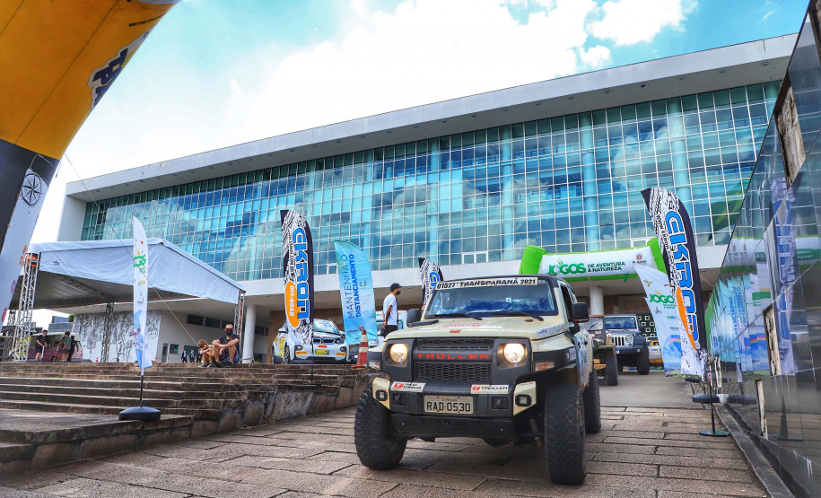 Chegada da 27ª edição do Rallye Transparaná, no Palácio Iguaçu, em Curitiba  -  Curitiba, 20/02/2021  -  Foto: José Fernando Ogura/AEN