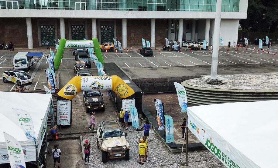 Chegada da 27ª edição do Rallye Transparaná, no Palácio Iguaçu, em Curitiba  -  Curitiba, 20/02/2021  -  Foto: José Fernando Ogura/AEN