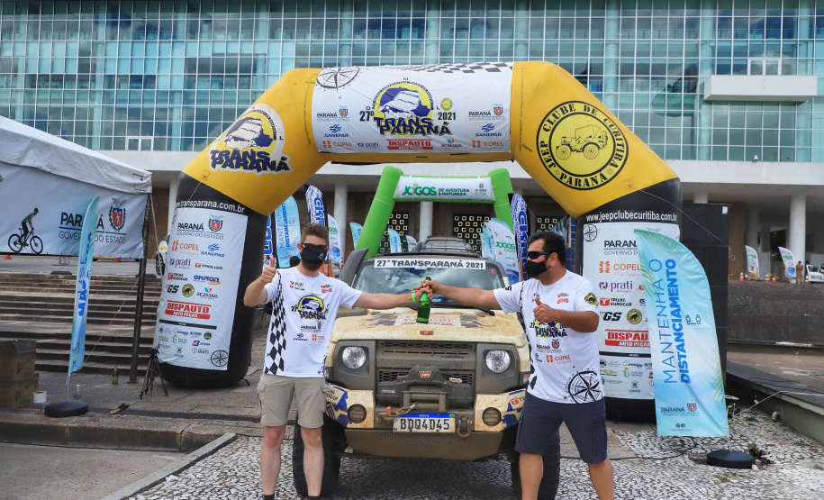 Chegada da 27ª edição do Rallye Transparaná, no Palácio Iguaçu, em Curitiba  -  Curitiba, 20/02/2021  -  Foto: José Fernando Ogura/AEN