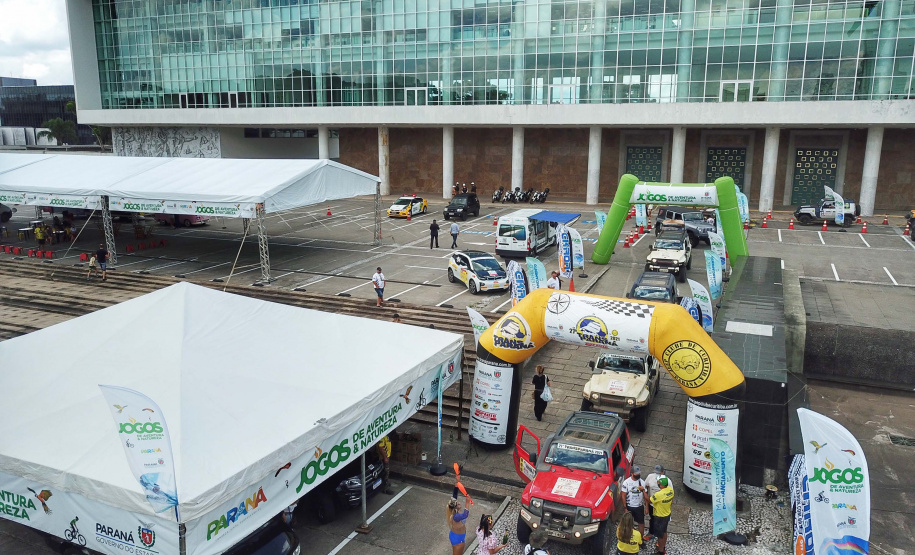 Chegada da 27ª edição do Rallye Transparaná, no Palácio Iguaçu, em Curitiba  -  Curitiba, 20/02/2021  -  Foto: José Fernando Ogura/AEN