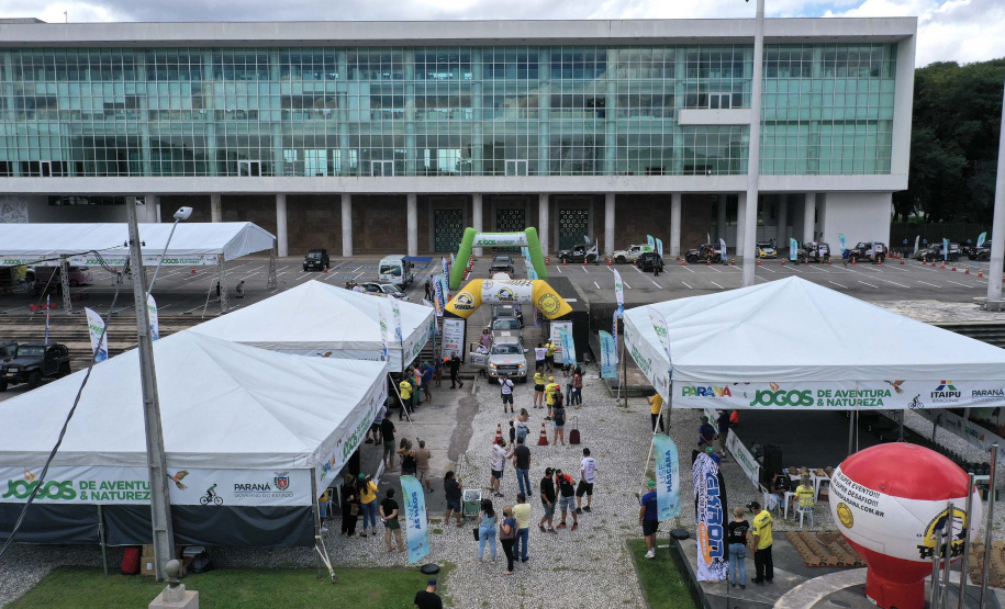 Chegada da 27ª edição do Rallye Transparaná, no Palácio Iguaçu, em Curitiba - Curitiba, 20/02/2021 - Foto: Alessandro Vieira/AEN