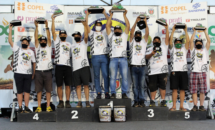 Os 110 veículos, com competidores de 13 estados, percorreram mais de mil quilômetros de estradas de terra e regiões rurais. A competição começou em Foz do Iguaçu, no dia 17 e terminou neste sábado (20) no Palácio Iguaçu, em Curitiba