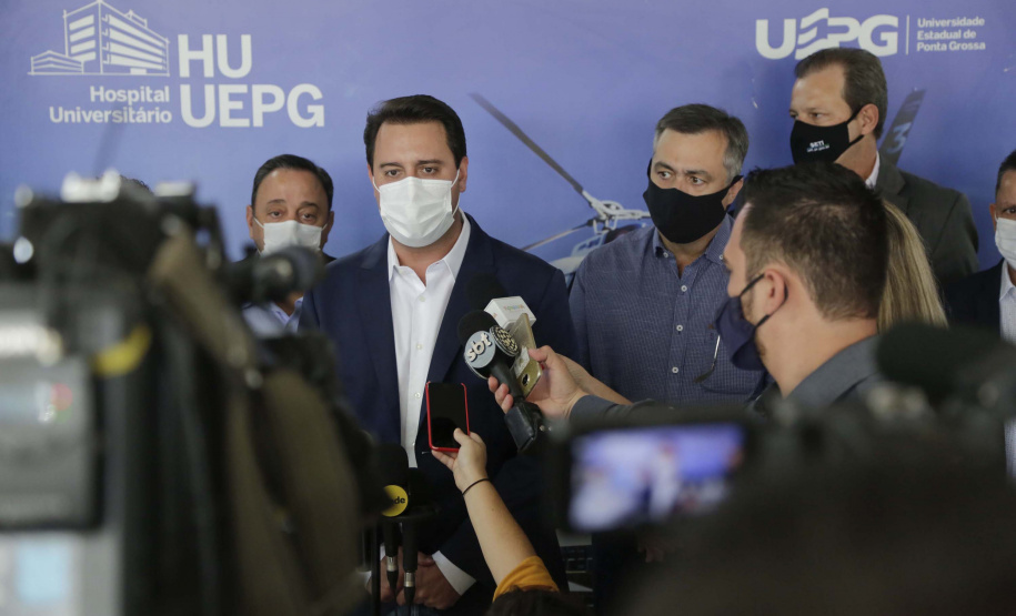 O governador Carlos Massa Ratinho participou nesta segunda-feira (22) da cerimônia de entrega da ampliação de nova ala do Hospital Universitário de Ponta Grossa. - Ponta Grossa, 22/02/20221  -  Foto: Jonathan Campos/AEN