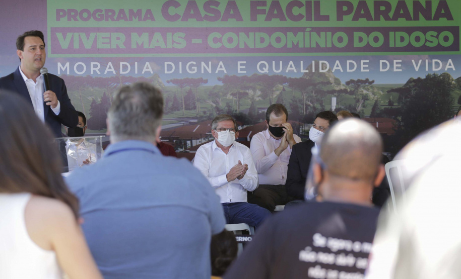 O governador Carlos Massa Ratinho Junior autorizou nesta segunda-feira (22) a ordem de serviço para a construção de um Condomínio do Idoso em Ponta Grossa, nos Campos Gerais.  -  Ponta Grossa, 22/02/2021  -  Foto: Jonathan Campos/AEN