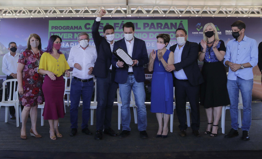 O governador Carlos Massa Ratinho Junior autorizou nesta segunda-feira (22) a ordem de serviço para a construção de um Condomínio do Idoso em Ponta Grossa, nos Campos Gerais.  -  Ponta Grossa, 22/02/2021  -  Foto: Jonathan Campos/AEN