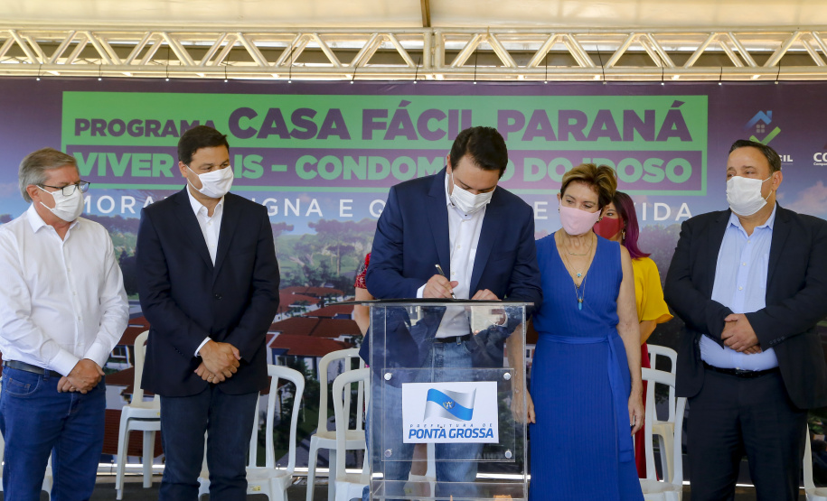 O governador Carlos Massa Ratinho Junior autorizou nesta segunda-feira (22) a ordem de serviço para a construção de um Condomínio do Idoso em Ponta Grossa, nos Campos Gerais. - Ponta Grossa, 22/02/2021  -  Foto: Gilson Abreu/AEN