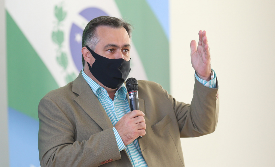 O governador Carlos Massa Ratinho Junior entrega   nesta terca-feira (23),  Vans para 45 municípios  no Programa de Qualificação da Atenção Primária emSaúde acompanhado do  vice-governador Darci Piana, do secretarrio de Estado da Saude, Beto Preto (foto), do Secretaria de Estado da Administração e Previdência, Marcel Micheletto   e do chefe da Casa Civil, Guto Silva.  Curitiba, 23/02/2021. Foto: Geraldo Bubniak/AEN