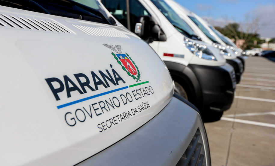 O governador Carlos Massa Ratinho Junior entrega   nesta terca-feira (23),  Vans para 45 municípios  no Programa de Qualificação da Atenção Primária emSaúde acompanhado do  vice-governador Darci Piana, do secretarrio de Estado da Saude, Beto Preto, do Secretaria de Estado da Administração e Previdência, Marcel Micheletto   e do chefe da Casa Civil, Guto Silva.  Curitiba, 23/02/2021. Foto: Geraldo Bubniak/AEN