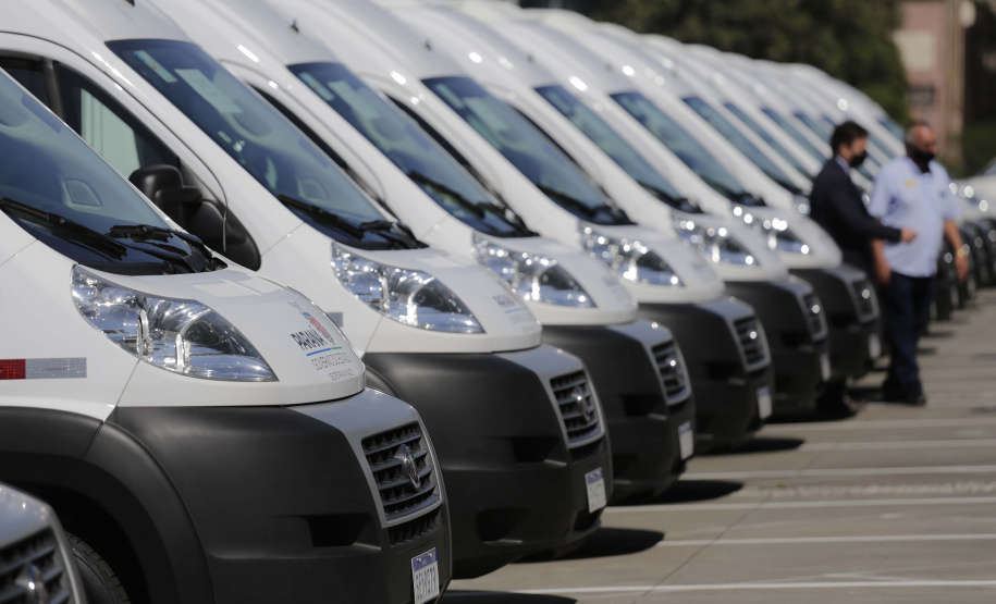 Governador Carlos Massa Ratinho Junior entrega nesta terca-feira (23),  Vans para 45 municípios  no Programa de Qualificação da Atenção Primária emSaúde . -  Curitiba, 23/02/2021. Foto: Jonathan Campos/AEN