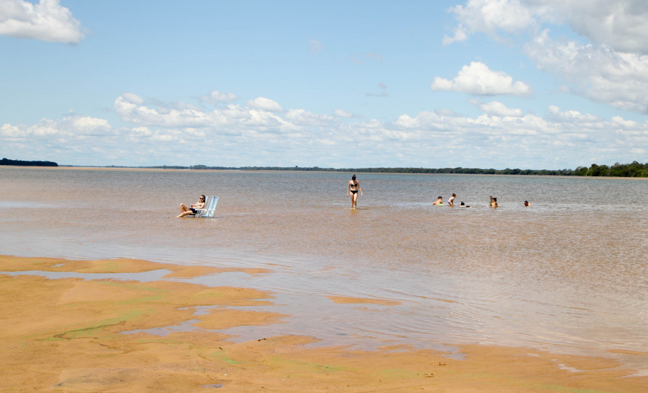 Praias de Água Doce. Porto Camargo-Icaraima-Pr. Foro: ARI DIAS/AEN