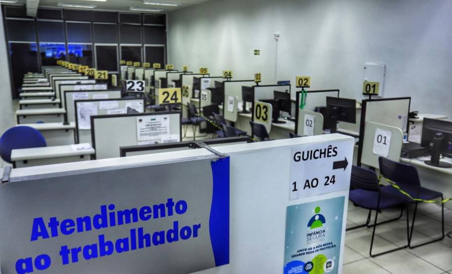 As 216 Agências do Trabalhador do Paraná, vinculadas à Secretaria da Justiça, Família e Trabalho (Sejuf) disponibilizam nesta semana mais 3.009 oportunidades de empregos com carteira assinada nas empresas do Paraná. Dessas vagas 809 estão disponíveis nas agências de Curitiba e Região Metropolitana.  -  Curitiba, 23/02/2021  -  Foto: Divulgação SEJUF