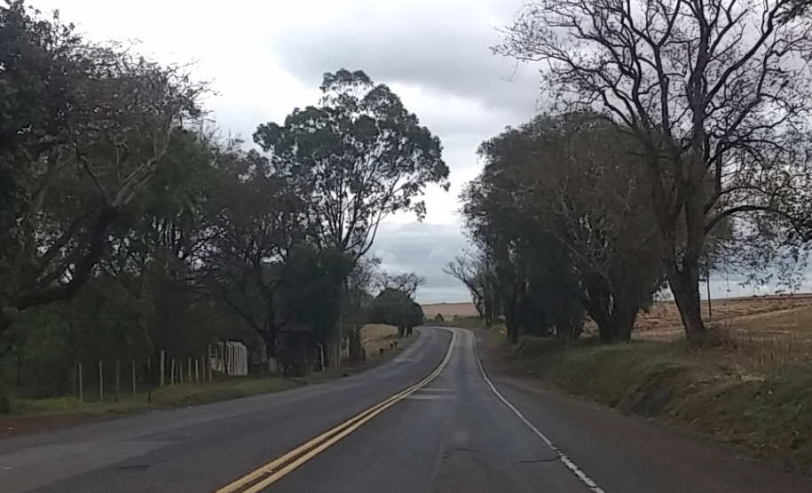 O Departamento de Estradas de Rodagem do Paraná (DER/PR) publicou nesta terça-feira (23) oresultado da análise dos documentos de habilitação e resultado final da licitação da execuçãodas terceiras faixas da PR-323, na região Noroeste. - Foto: Divulgação DER