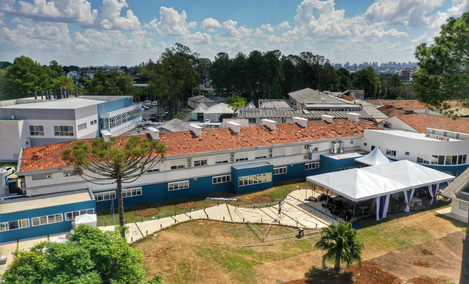 O Governo do Estado colaborou com uma nova ampliação do complexo Erasto Gaertner, em Curitiba. O hospital, referência nacional no atendimento oncológico, inaugurou nesta quarta-feira (24) o Centro de Hematologia e Transplante de Medula Óssea. - Curitiba, 24/02/2021 - Foto: Alessandro Vieira/AEN