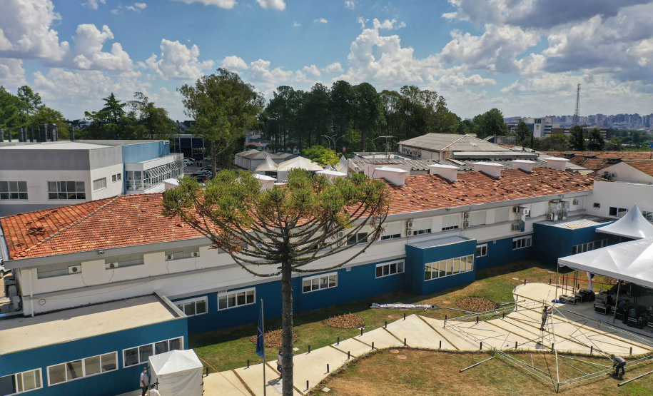 O Governo do Estado colaborou com uma nova ampliação do complexo Erasto Gaertner, em Curitiba. O hospital, referência nacional no atendimento oncológico, inaugurou nesta quarta-feira (24) o Centro de Hematologia e Transplante de Medula Óssea. - Curitiba, 24/02/2021 - Foto: Alessandro Vieira/AEN