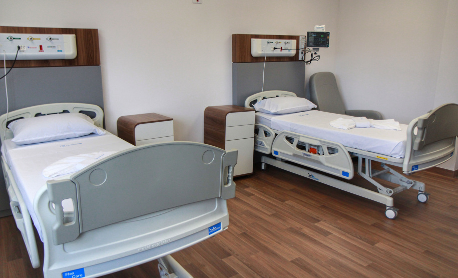 O Governo do Estado colaborou com uma nova ampliação do complexo Erasto Gaertner, em Curitiba. O hospital, referência nacional no atendimento oncológico, inaugurou nesta quarta-feira (24) o Centro de Hematologia e Transplante de Medula Óssea.   -  Curitiba, 24/02/2021  -  Foto: Alessandro Vieira/AEN