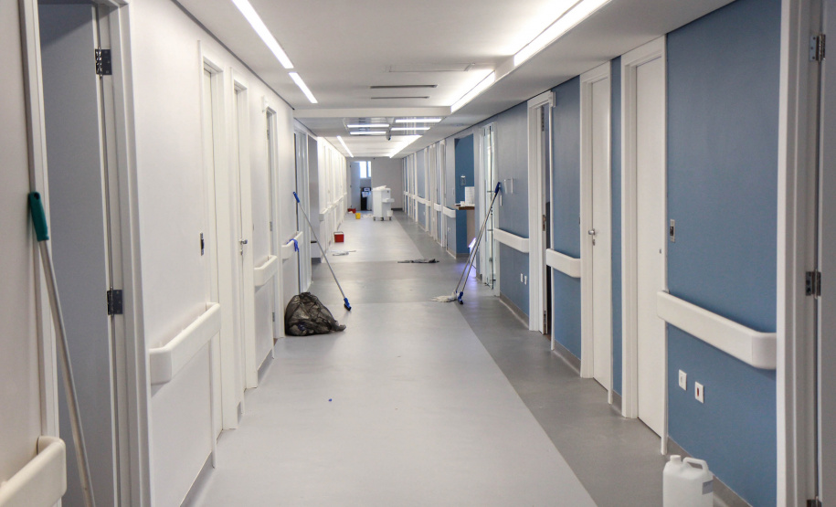 O Governo do Estado colaborou com uma nova ampliação do complexo Erasto Gaertner, em Curitiba. O hospital, referência nacional no atendimento oncológico, inaugurou nesta quarta-feira (24) o Centro de Hematologia e Transplante de Medula Óssea.   -  Curitiba, 24/02/2021  -  Foto: Alessandro Vieira/AEN