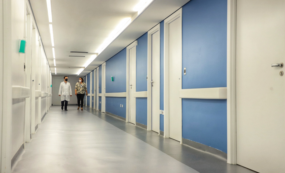 O Governo do Estado colaborou com uma nova ampliação do complexo Erasto Gaertner, em Curitiba. O hospital, referência nacional no atendimento oncológico, inaugurou nesta quarta-feira (24) o Centro de Hematologia e Transplante de Medula Óssea. - Curitiba, 24/02/2021 - Foto: José Fernando Ogura/AEN