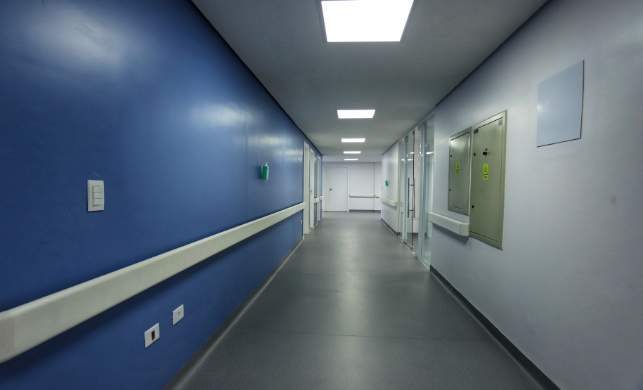 O Governo do Estado colaborou com uma nova ampliação do complexo Erasto Gaertner, em Curitiba. O hospital, referência nacional no atendimento oncológico, inaugurou nesta quarta-feira (24) o Centro de Hematologia e Transplante de Medula Óssea. - Curitiba, 24/02/2021 - Foto: José Fernando Ogura/AEN