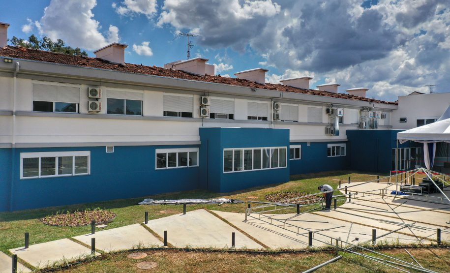O Governo do Estado colaborou com uma nova ampliação do complexo Erasto Gaertner, em Curitiba. O hospital, referência nacional no atendimento oncológico, inaugurou nesta quarta-feira (24) o Centro de Hematologia e Transplante de Medula Óssea. - Curitiba, 24/02/2021 - Foto: Alessandro Vieira/AEN